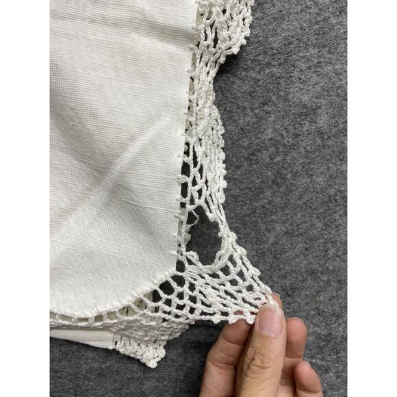 Handmade Floral Cross Stitch Table Runner Crochet Lace Trim White Linen Bouquet - Picture 11 of 13